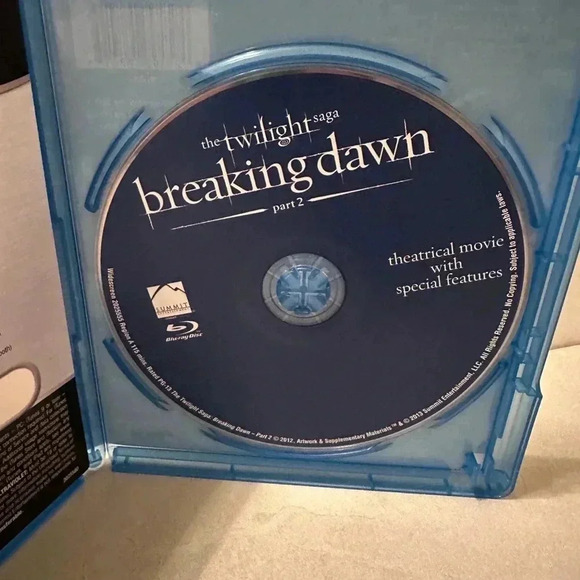 The Twilight Saga Breaking Dawn Part 2 Blu-Ray 2012 Final Chapter  W/ Sleeve - Picture 3 of 3